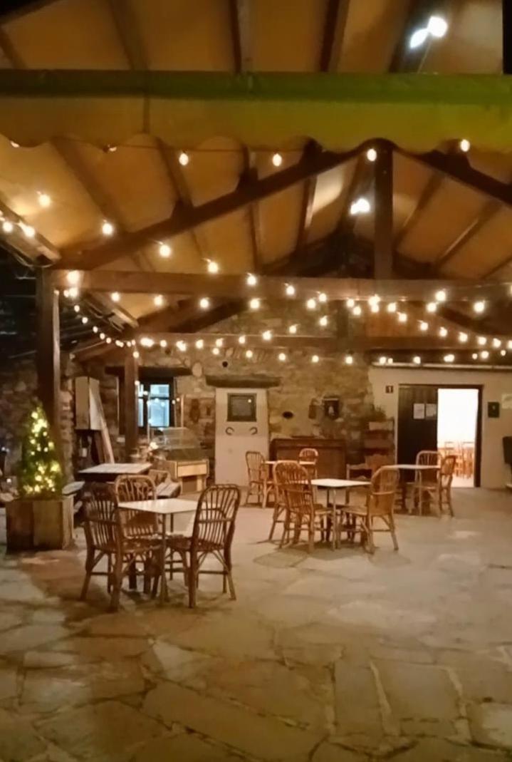 Albergue La Escuela De Lirí 외부 사진