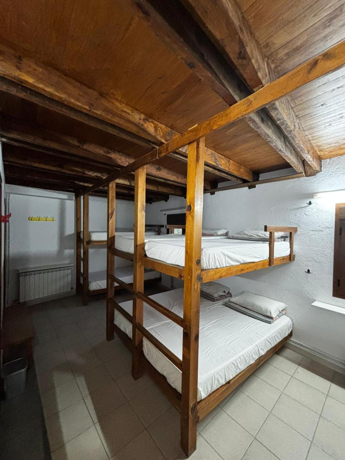 Albergue La Escuela De Lirí 외부 사진